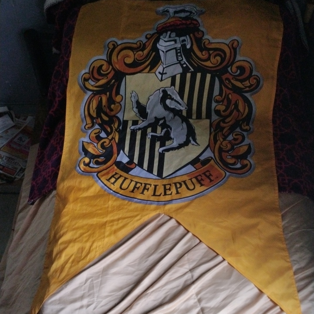 Harry Potter Hufflepuff House Crest Banner